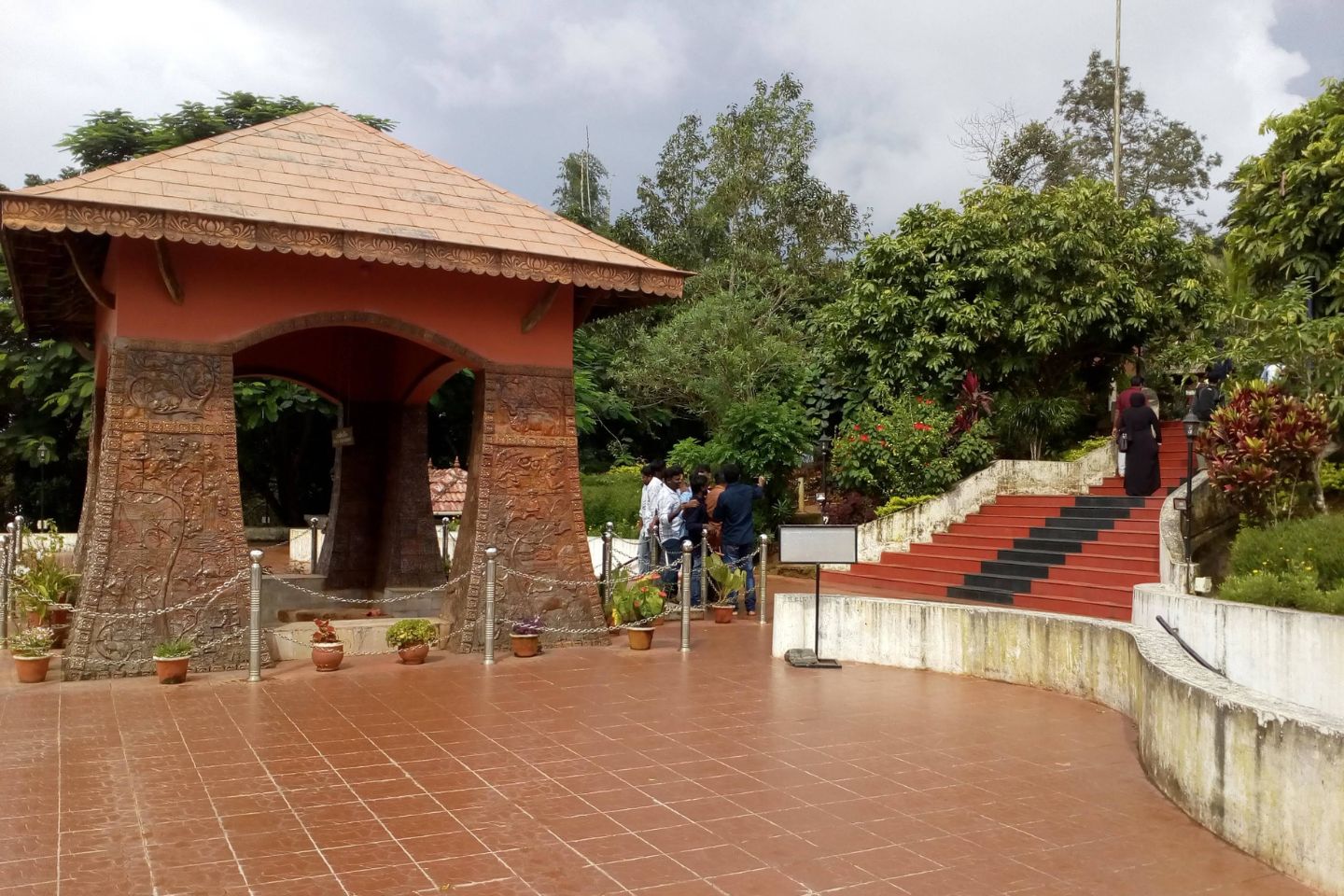 Pazhassi Raja Tomb Wayanad (Timings, History, Entry Fee, Images & Information)